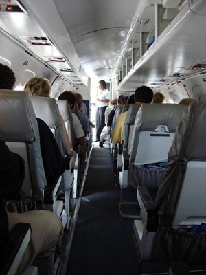 pasajeros en un avion