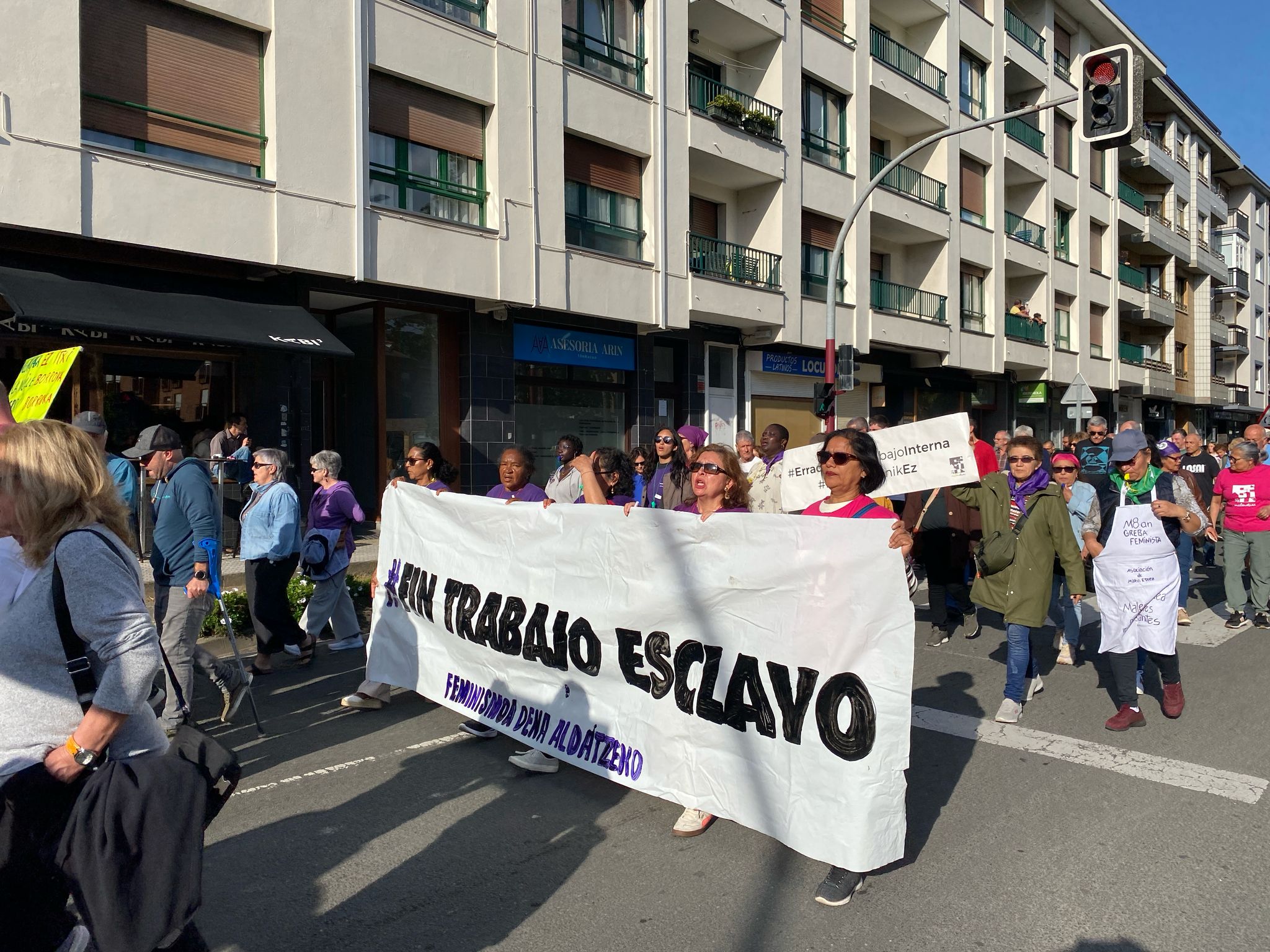 Trabajadoras del hogar y socias de Malen Etxea, por el fin al trabajo de interna. 1 de mayo 2025